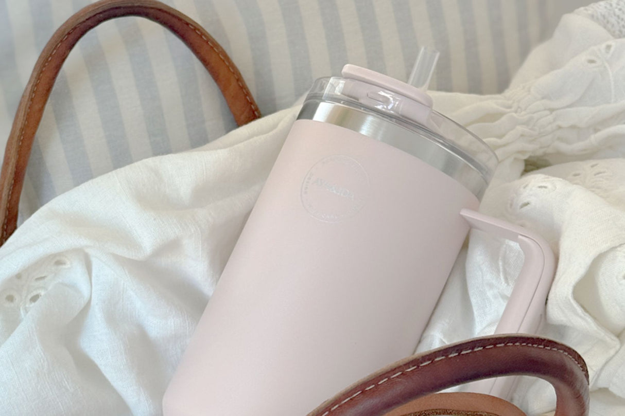 AYA&IDA Termokopp med sugerør 885 ml – Soft Rose | Stor og tett termokopp i rustfritt stål