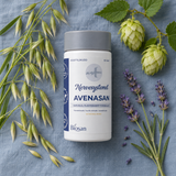 Biosan Avenasan med grønn havre, humlekongler og lavendel på blått linstoff.