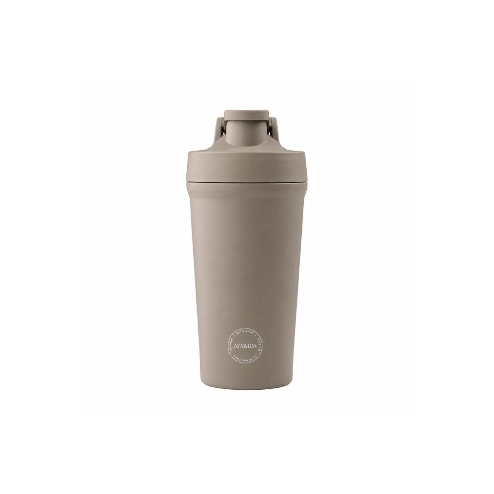 AYA&IDA Shakerflaske 750 ml i Driftwood med bærehåndtak og lokk i rustfritt stål for proteinshakes og drikke.