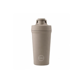 AYA&IDA Shakerflaske 750 ml i Driftwood med bærehåndtak og lokk i rustfritt stål for proteinshakes og drikke.