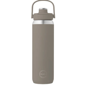 AYA&IDA Sports Bottle 700 ml i Driftwood med bærehåndtak og skrukork