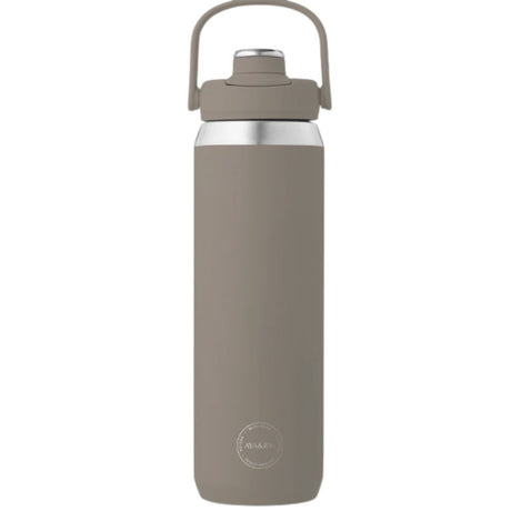AYA&IDA Sports Bottle 700 ml i Driftwood med bærehåndtak og skrukork
